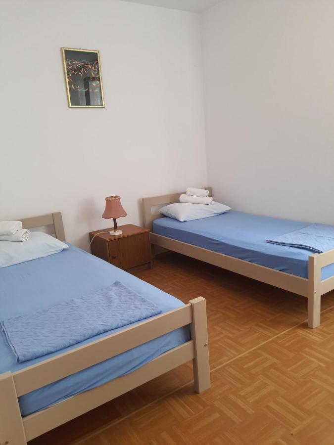 Apartments Andjus Светі-Стефан Екстер'єр фото