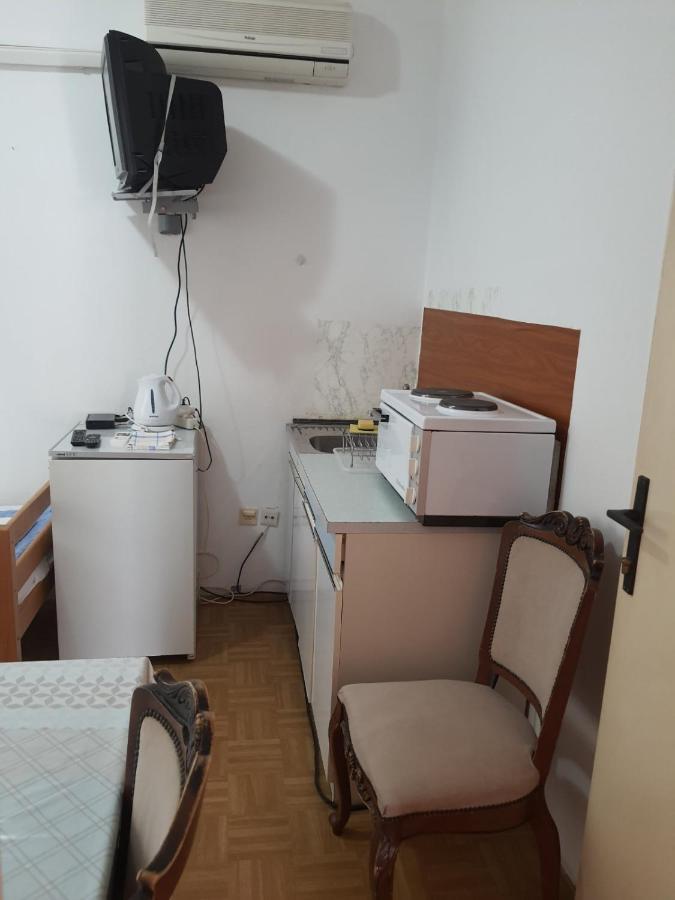 Apartments Andjus Светі-Стефан Екстер'єр фото