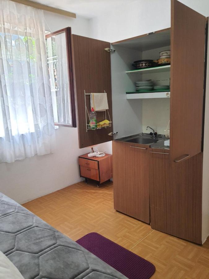 Apartments Andjus Светі-Стефан Екстер'єр фото